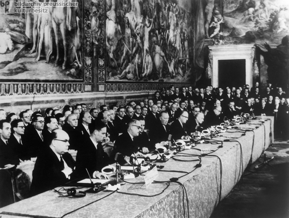 Signing of the Rome Treaties on the Founding of the European Economic Community (EEC) and Euratom (European Atomic Energy Commission) (March 25, 1957)